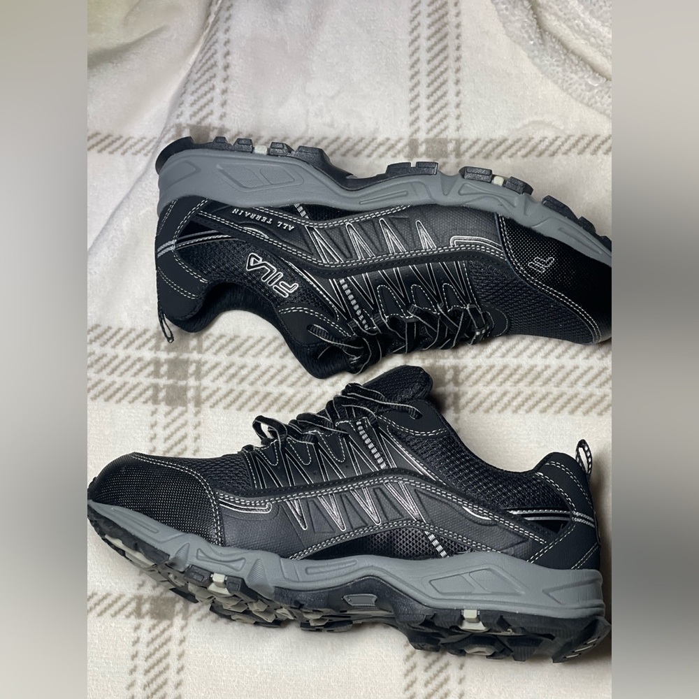 FILA womans Black Athletic Trail Shoes